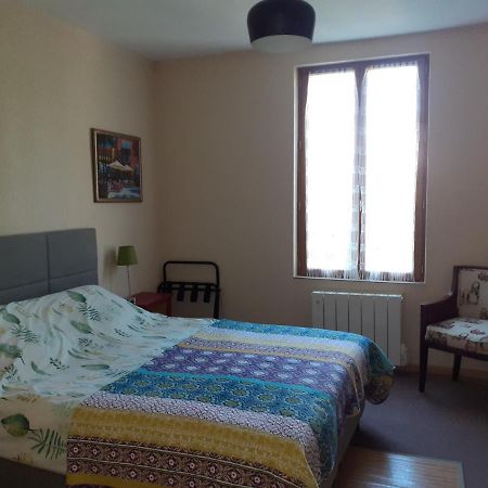 Gite 32 Rue Du Huit Mai Freneuse  Экстерьер фото