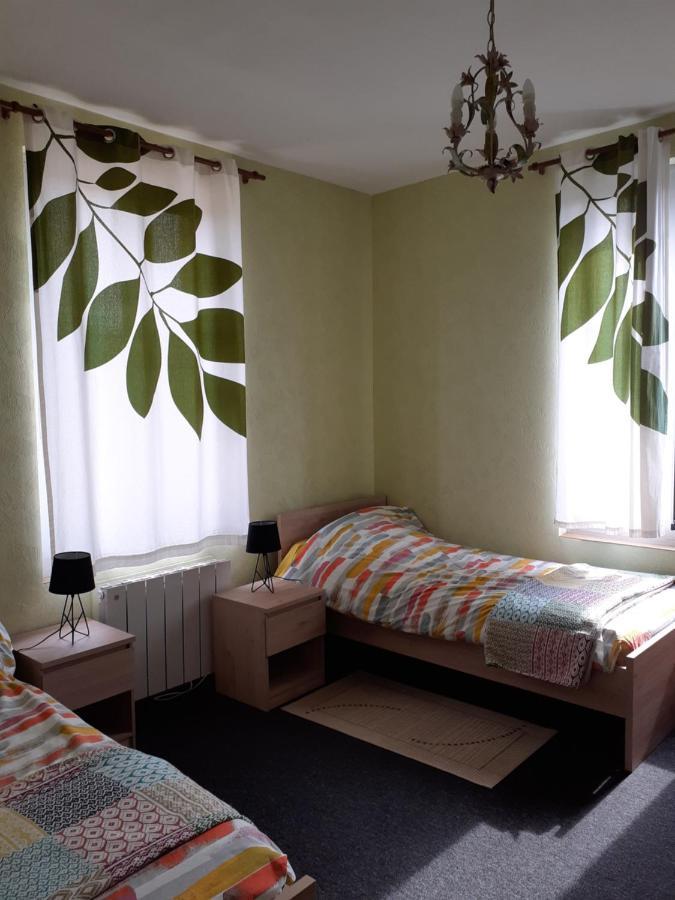 Gite 32 Rue Du Huit Mai Freneuse  Экстерьер фото